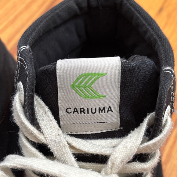 Cariuma Black and White Unisex High-Top Sneakers - Picture 2 of 6